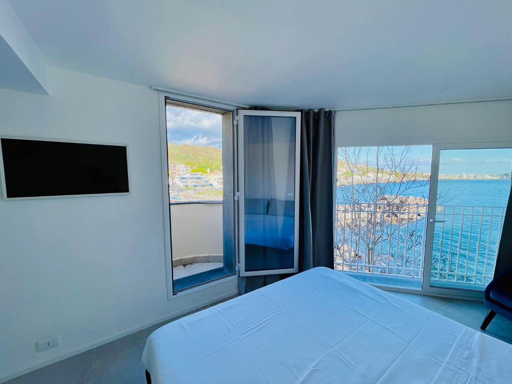 La Finestra Sul Mare Villa Aci Castello Eksteriør billede